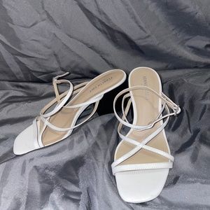 White Kenneth Cole Heeled Sandals Size 9M
